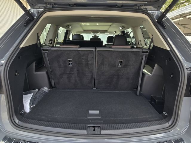 Certified 2025 Volkswagen Atlas Peak Edition SE image 10
