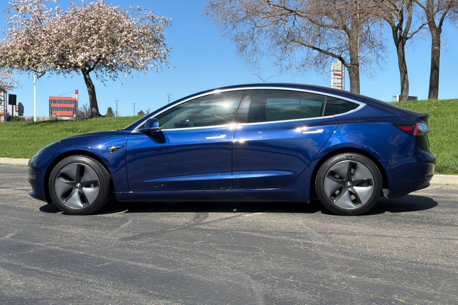 Used 2018 Tesla Model 3 Long Range image 8