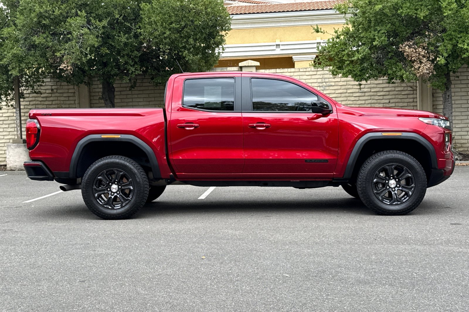 Used 2023 GMC Canyon Elevation w/ Convenience Package AWD/4WD image 3