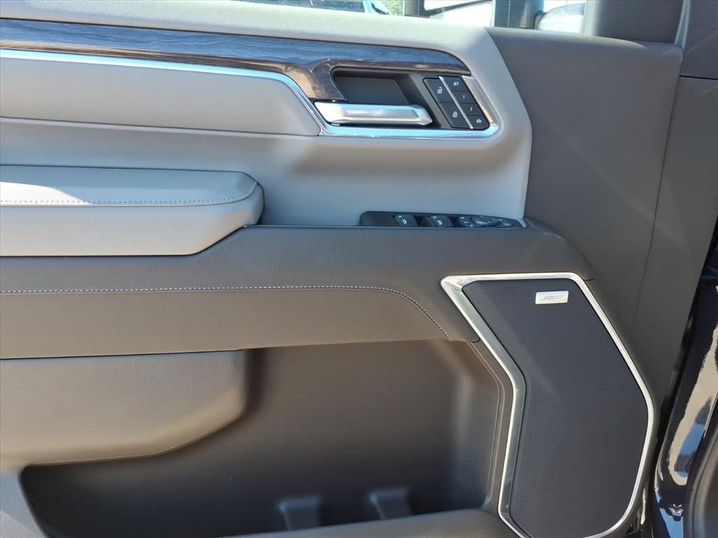 Used 2024 Chevrolet Silverado 2500 LTZ w/ LTZ Plus Package image 19