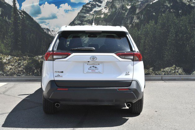 Certified 2024 Toyota RAV4 LE AWD/4WD image 10