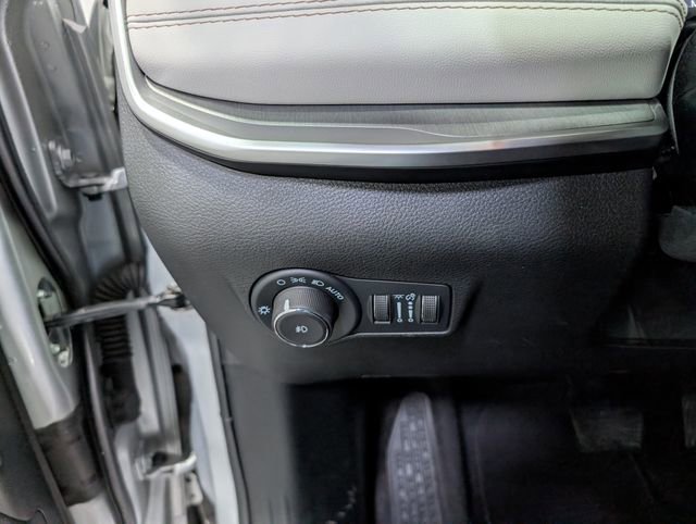 Used 2025 Jeep Compass Limited AWD/4WD image 19