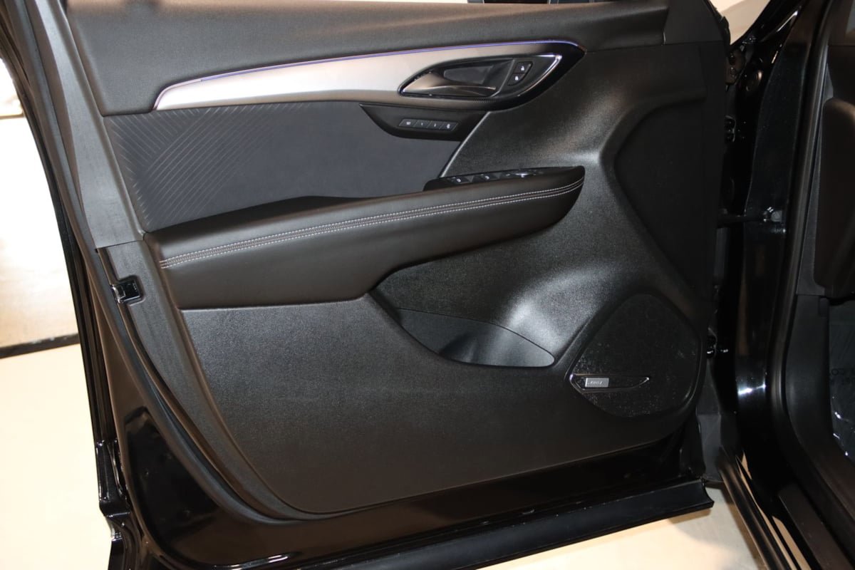Used 2025 Buick Envision Sport Touring AWD/4WD image 40
