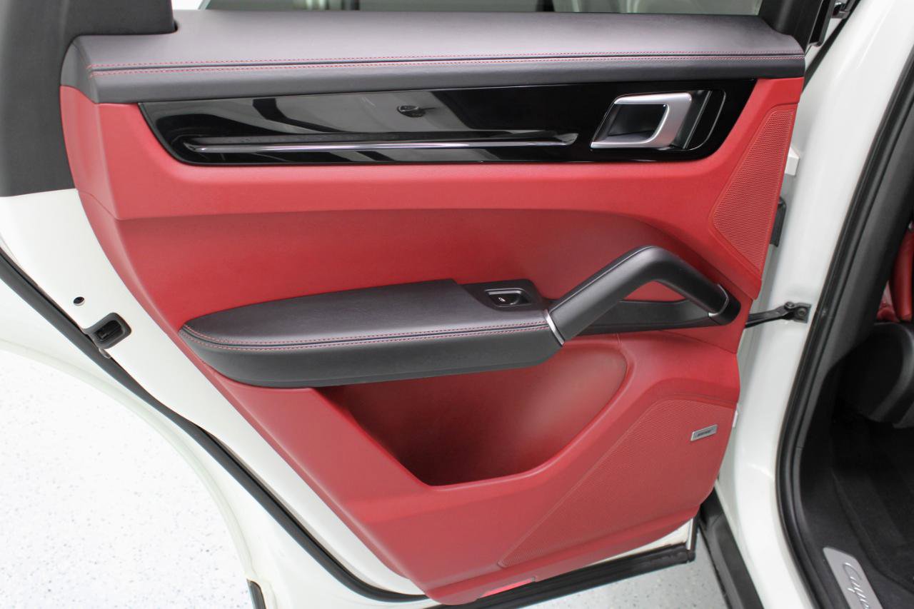 Used 2021 Porsche Cayenne image 41