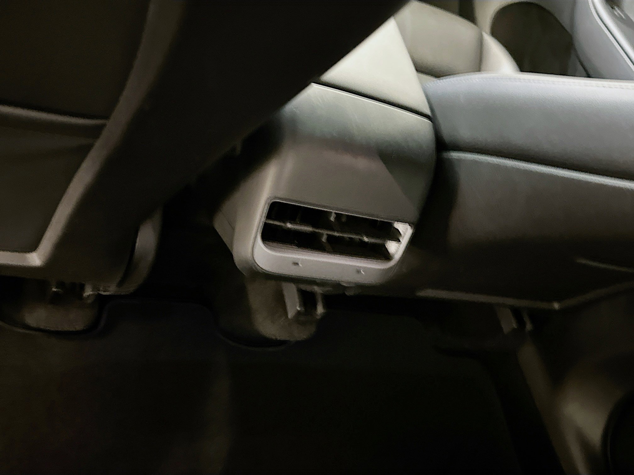 Used 2023 Tesla Model Y Long Range image 29