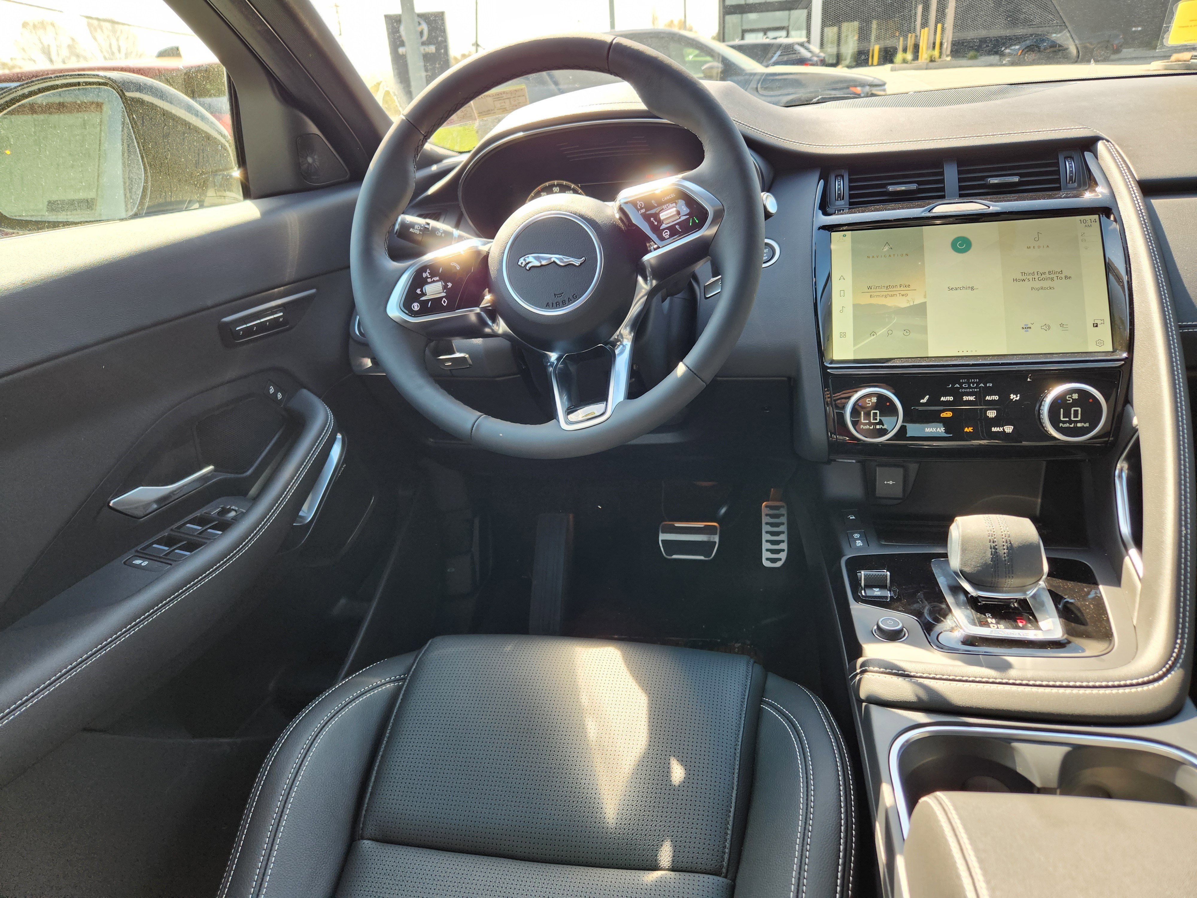 Used 2024 Jaguar E-PACE R-Dynamic SE image 12