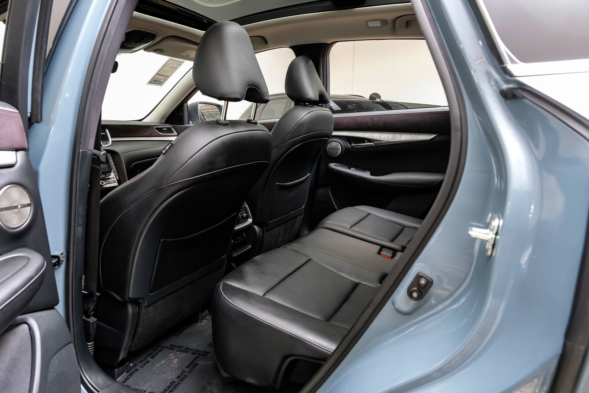 Used 2023 INFINITI QX50 Sensory image 40