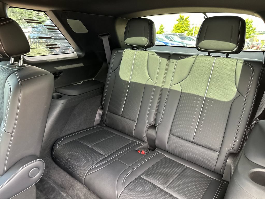 Used 2026 Cadillac Vistiq Sport w/ LPO, Floor Liner Package AWD/4WD image 36