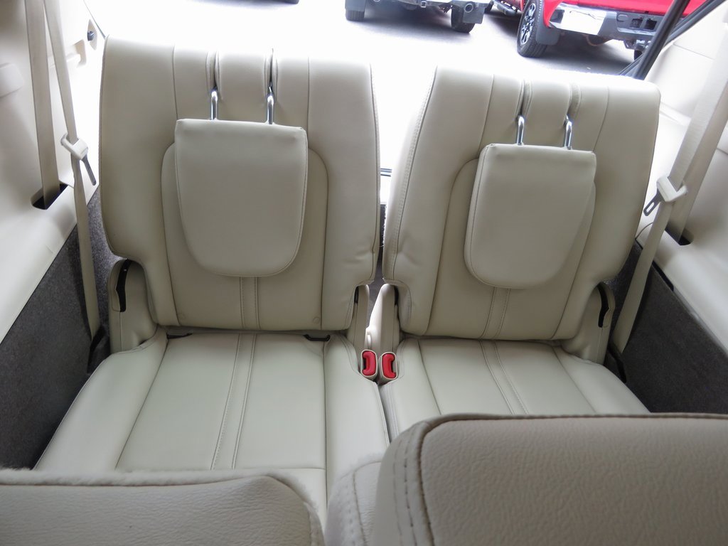 Used 2019 Lincoln MKT AWD image 18