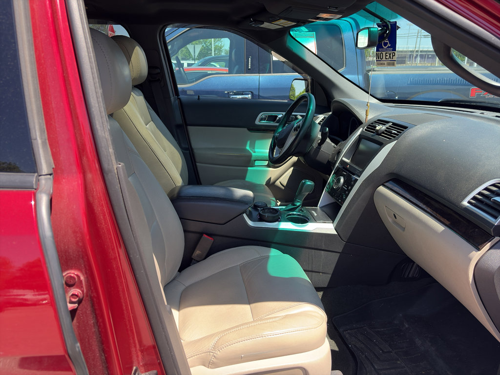 Used 2014 Ford Explorer Limited w/ Equipment Group 301A AWD/4WD image 10