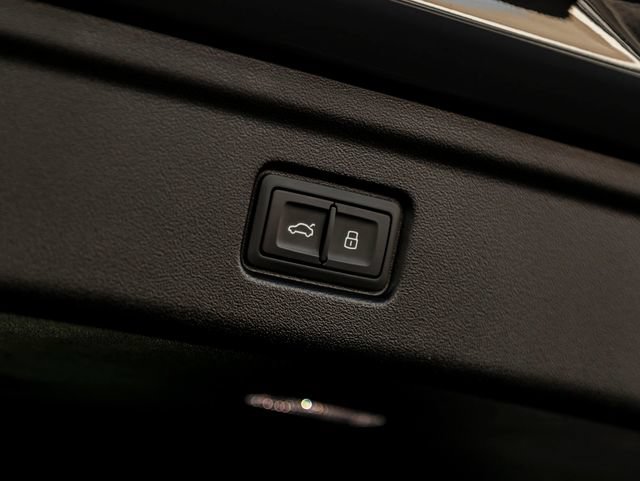Used 2025 Audi A6 e-tron Premium Plus w/ Premium Plus RWD image 30