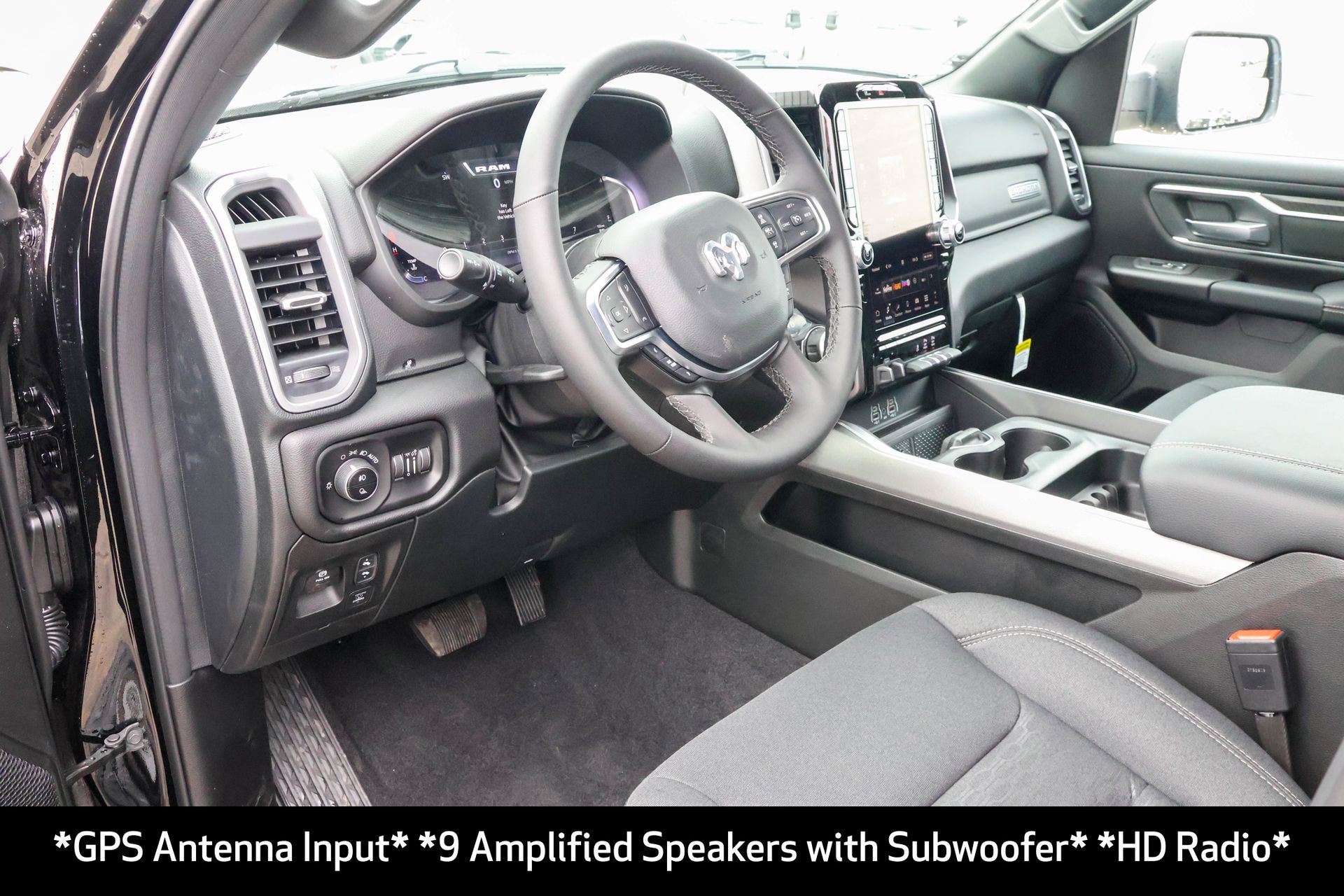 New 2026 RAM 1500 4x4 Crew Cab image 4
