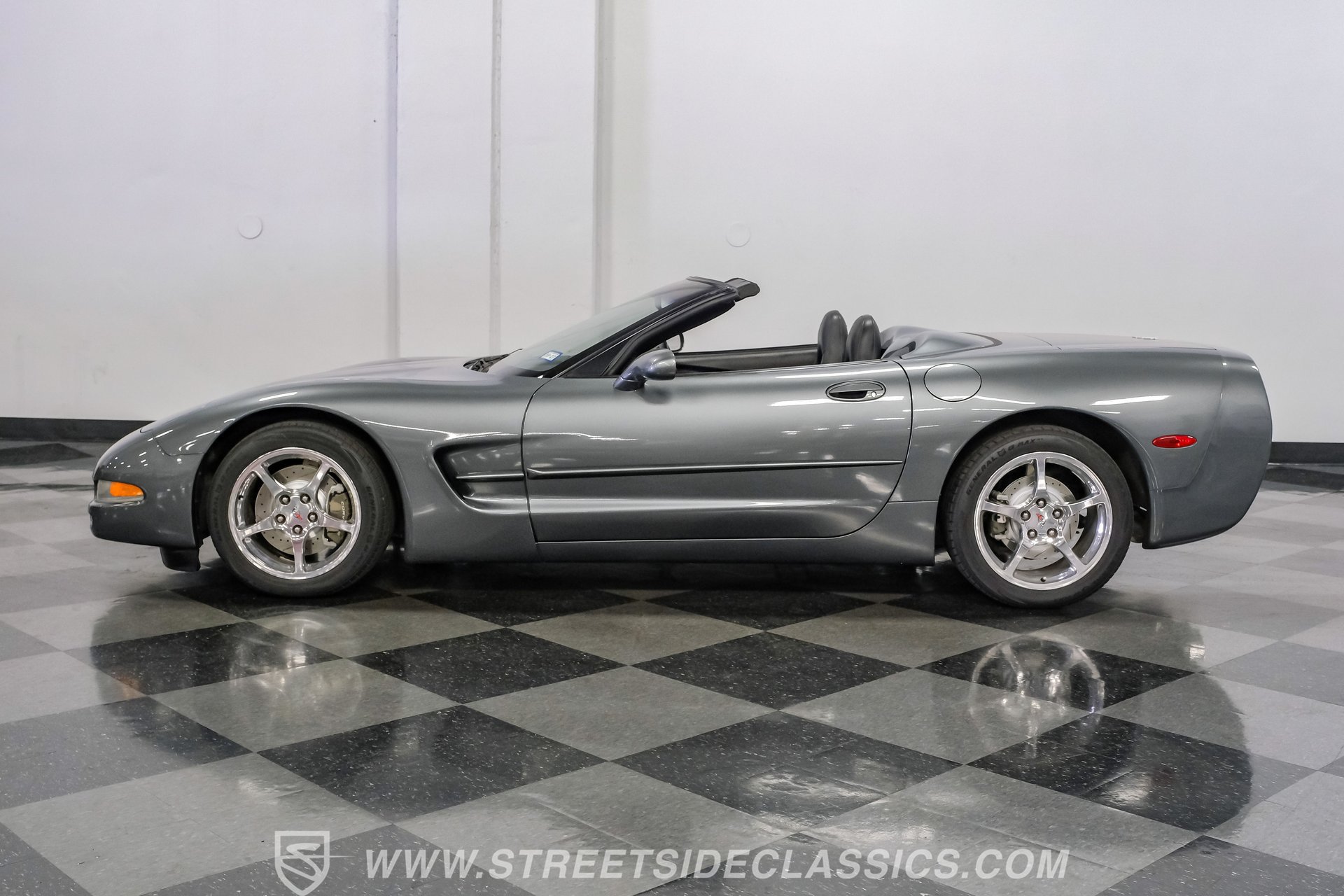 Used 2003 Chevrolet Corvette Convertible w/ Preferred Equipment Group1 RWD image 7