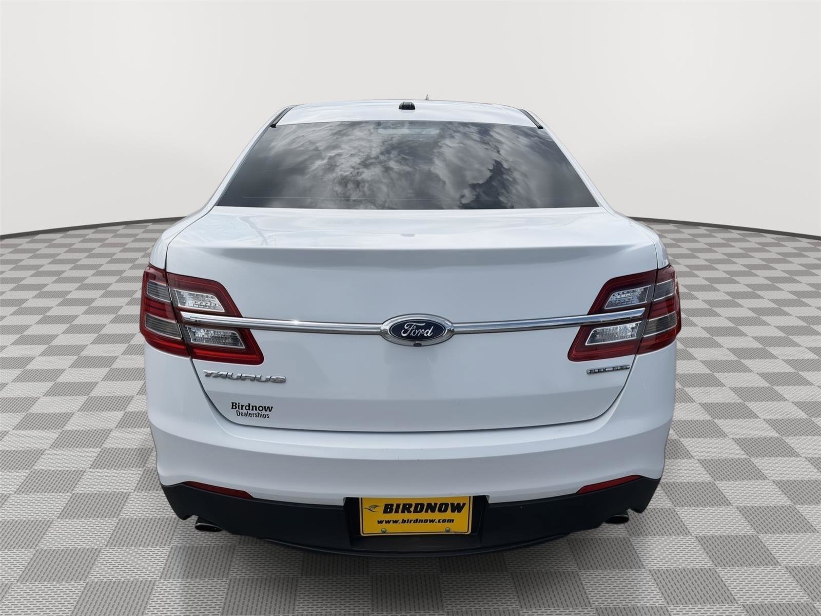 Used 2018 Ford Taurus SE FWD image 8