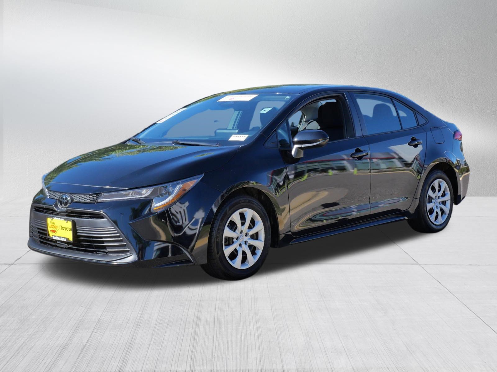 Certified 2025 Toyota Corolla LE FWD image 3