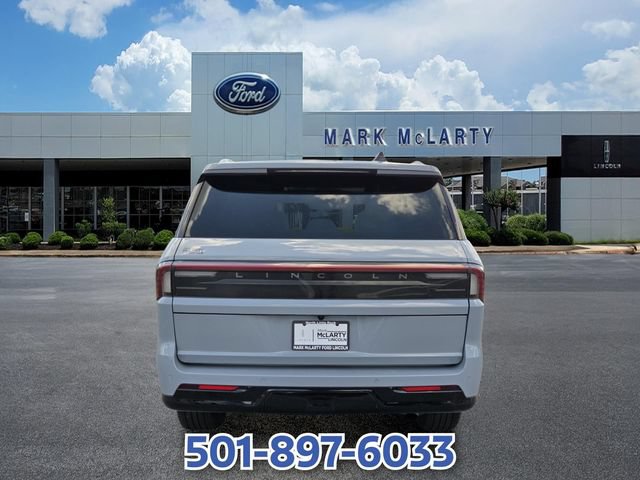 Certified 2025 Lincoln Navigator Reserve AWD/4WD image 4