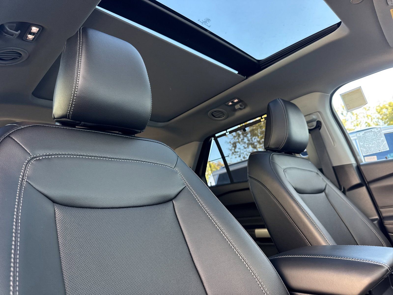 Used 2024 Ford Explorer Limited w/ Equipment Group 301A image 20