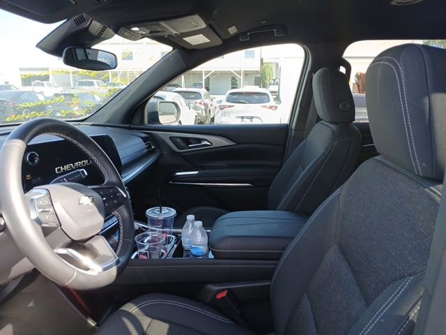 Used 2026 Chevrolet Traverse LT FWD image 9