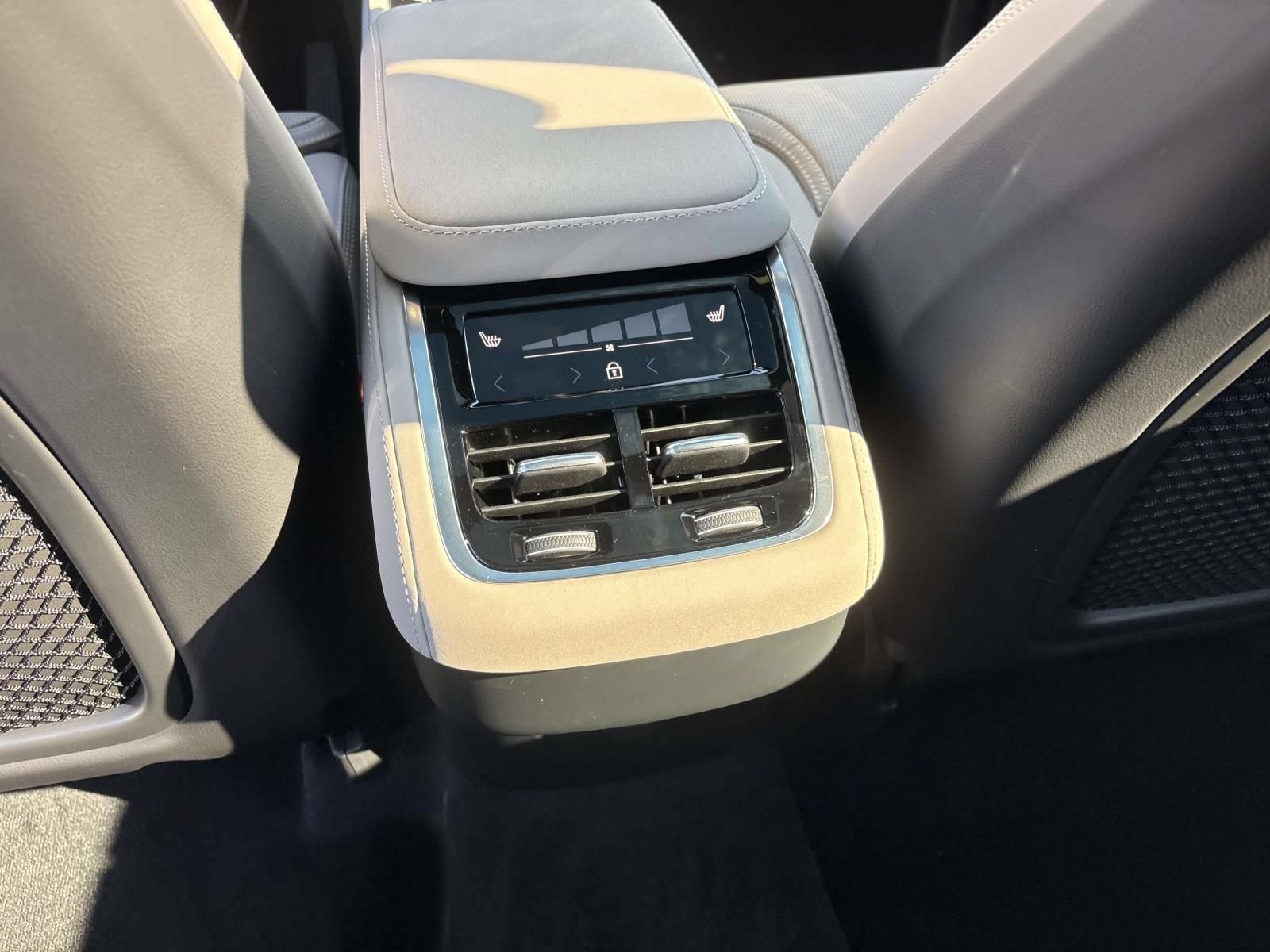 New 2026 Volvo XC90 B6 Ultra w/ Protection Package Premier AWD/4WD image 32