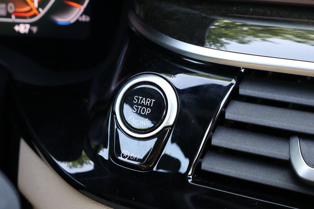 Used 2023 BMW 530i w/ Premium Package RWD image 27