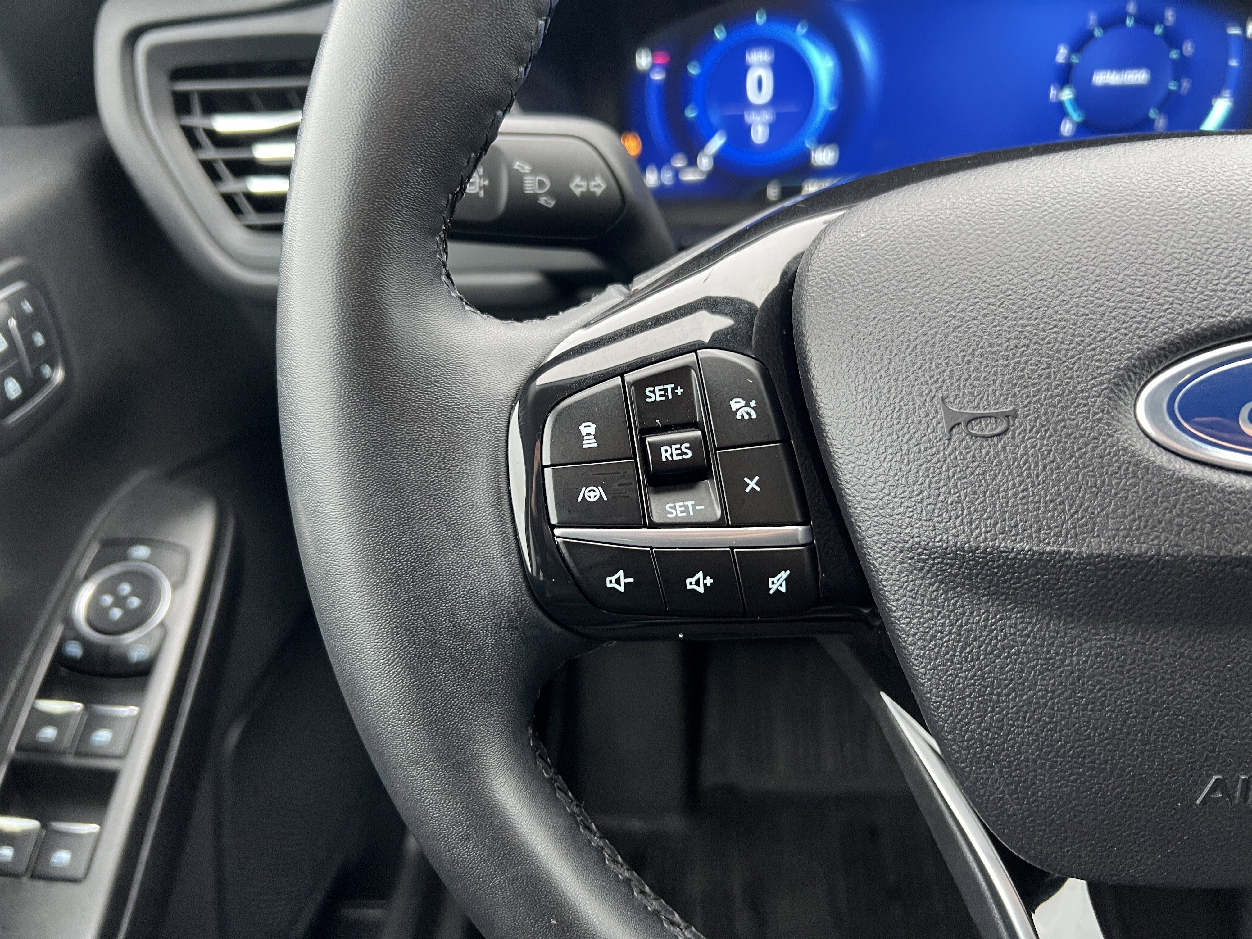 Used 2021 Ford Escape SEL w/ Technology Package image 27