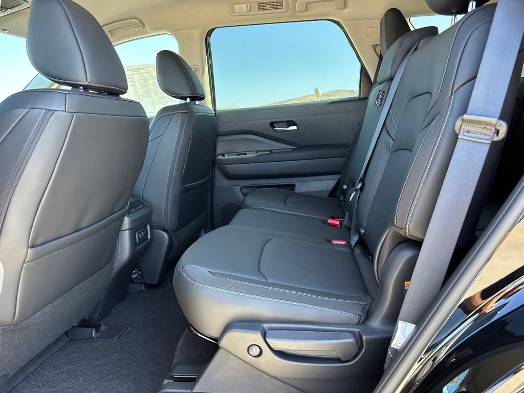 New 2026 Nissan Pathfinder SL w/ Cargo Package FWD image 9