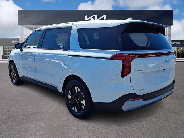 Certified 2026 Kia Carnival LXS FWD image 4