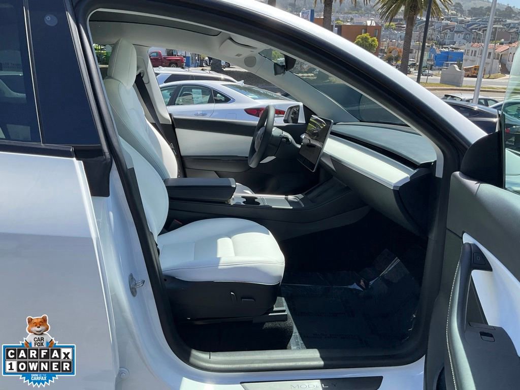 Used 2022 Tesla Model Y Long Range AWD/4WD image 65