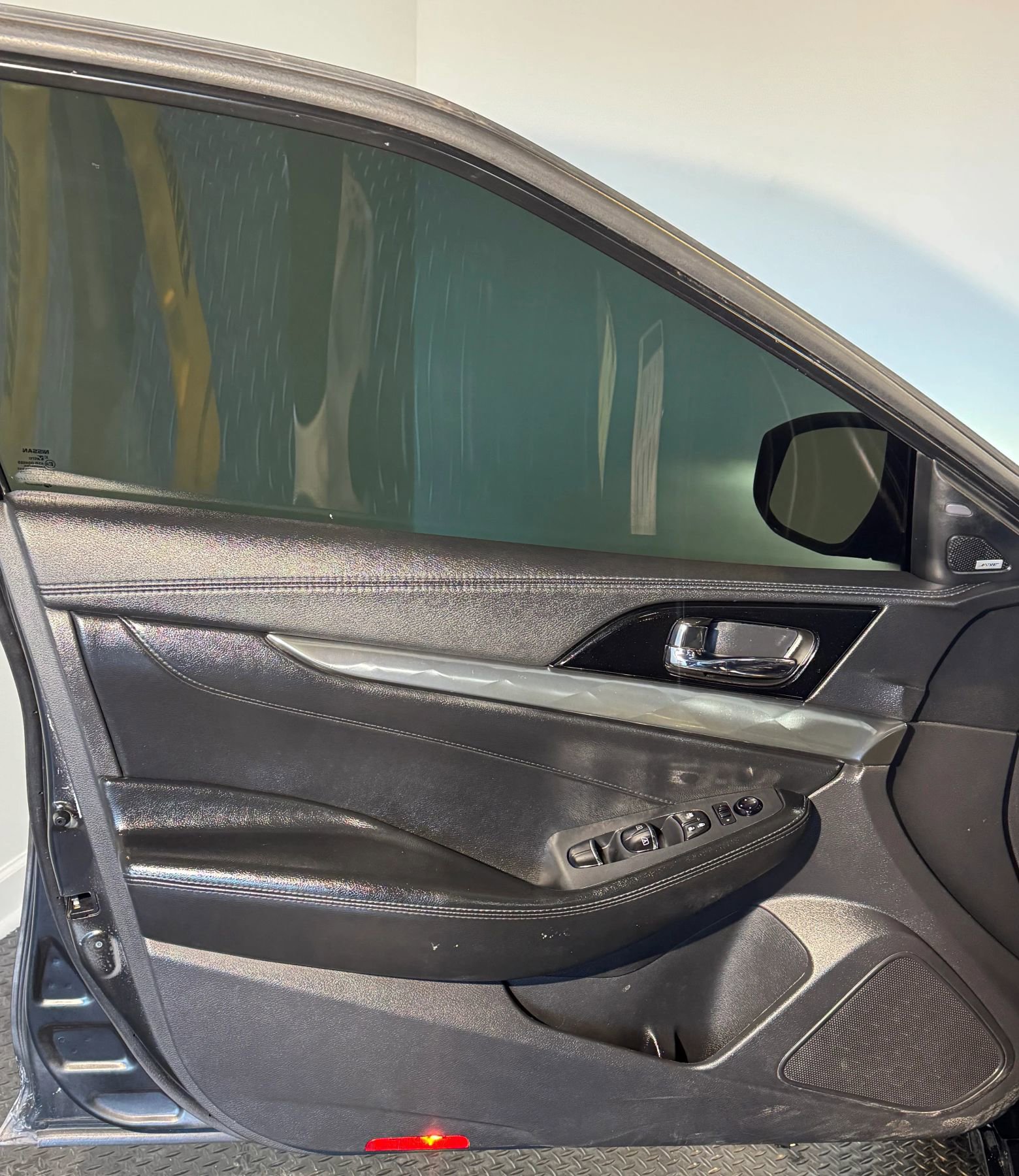 Used 2017 Nissan Maxima SR image 12