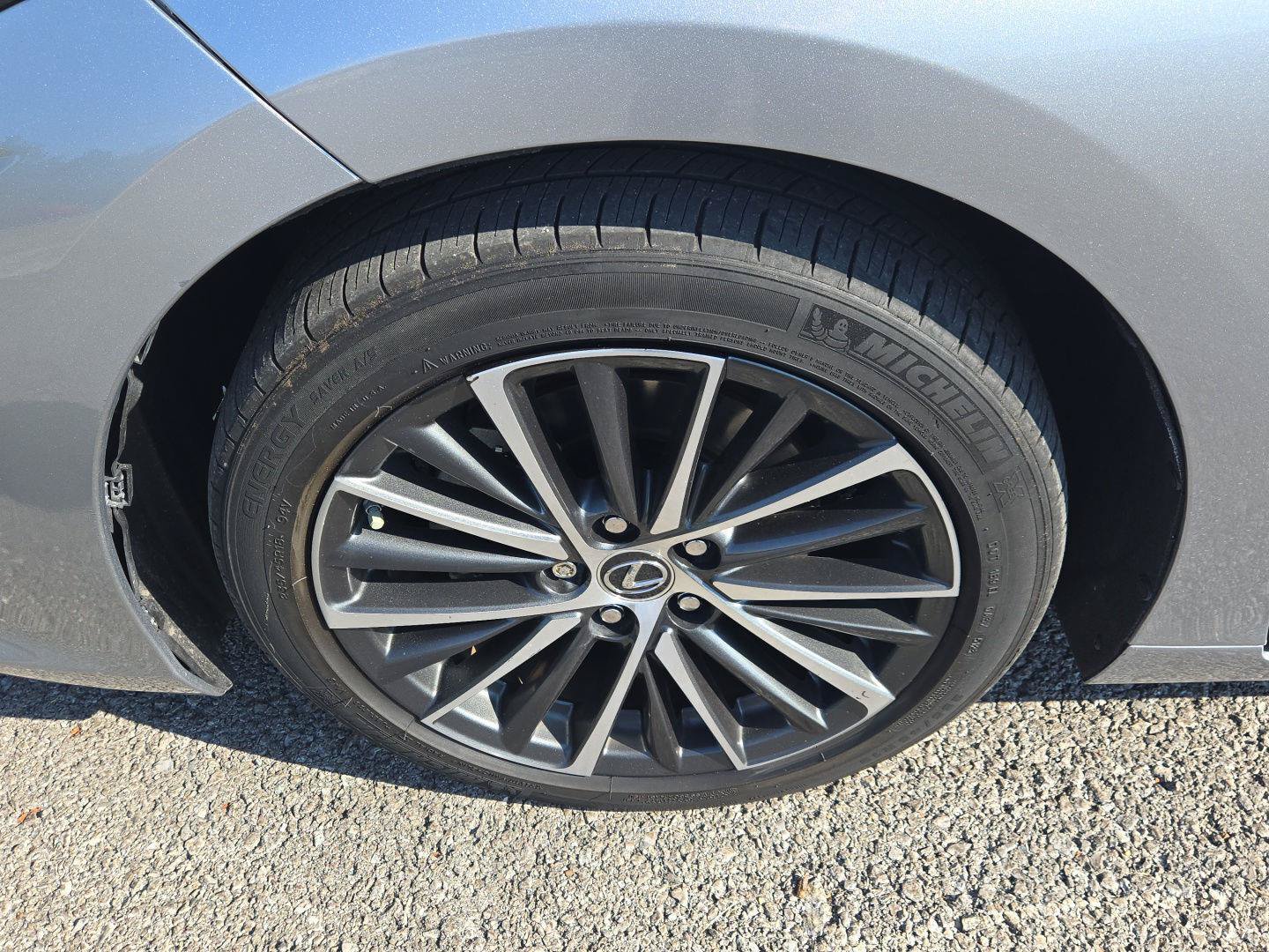 Used 2023 Lexus ES 350 w/ Premium Package FWD image 12