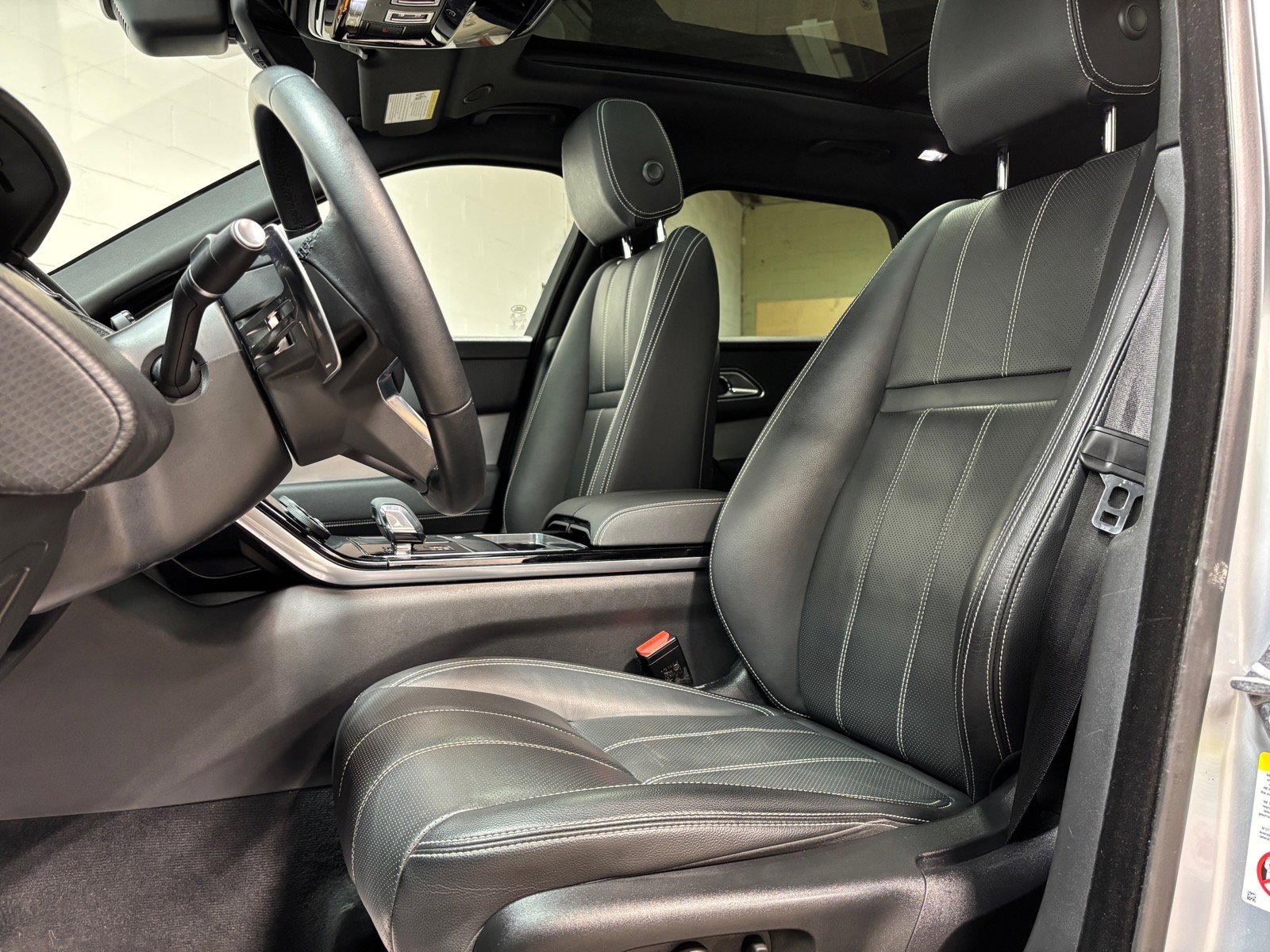 Used 2023 Land Rover Range Rover Velar R-Dynamic S AWD/4WD image 23