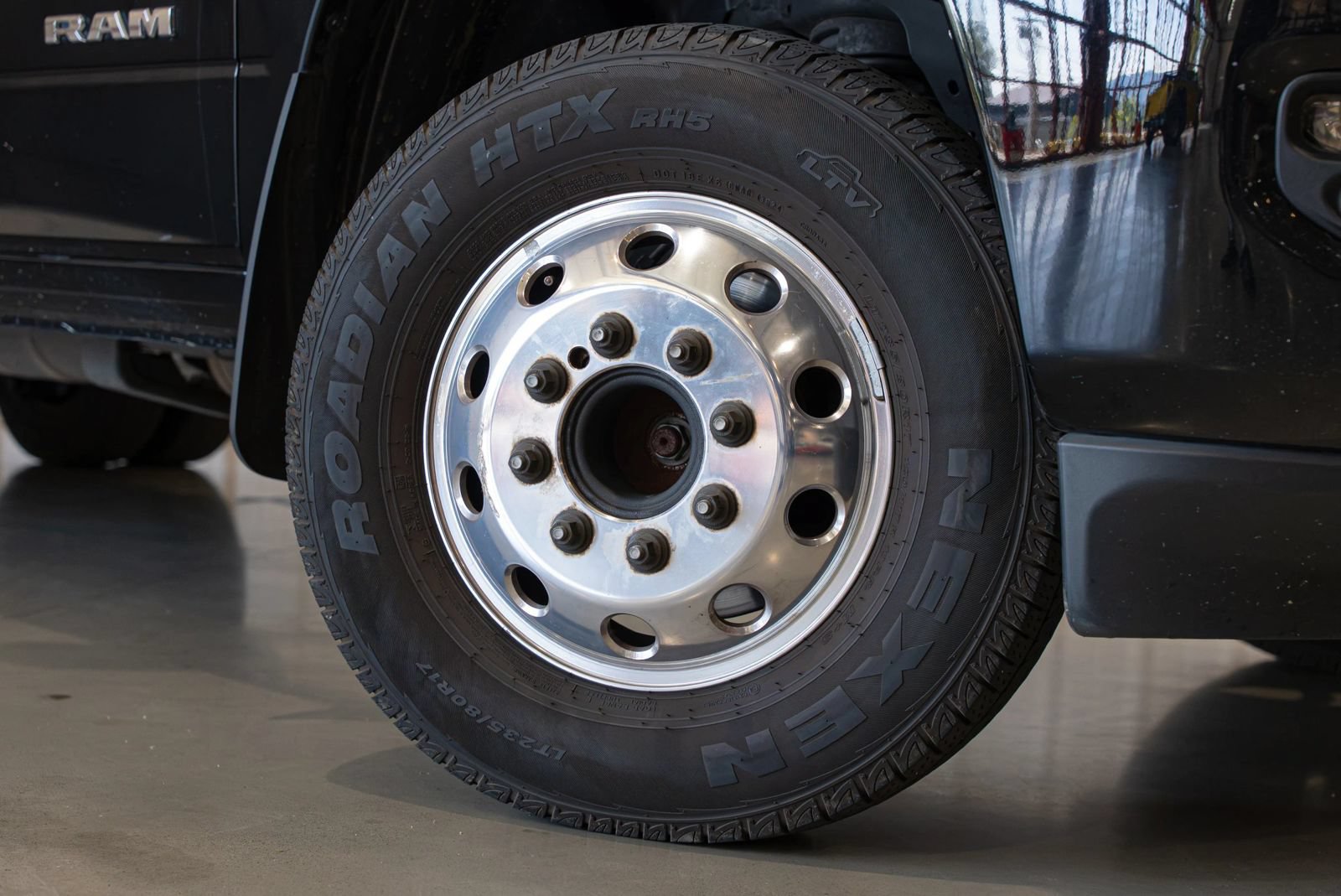 Used 2023 RAM 3500 Laramie AWD/4WD image 11