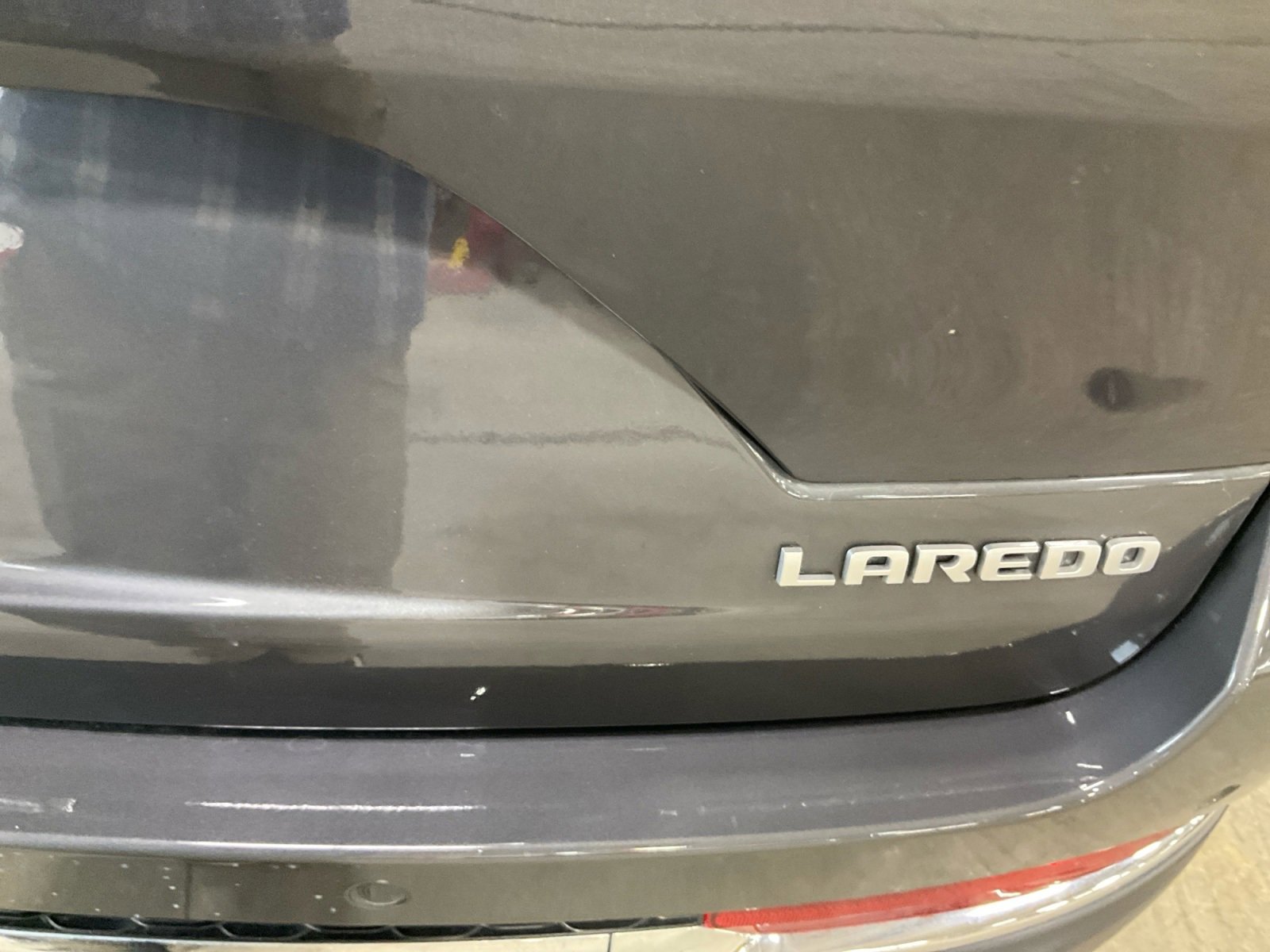 Used 2025 Jeep Grand Cherokee Laredo w/ Luxury Tech Group I image 30