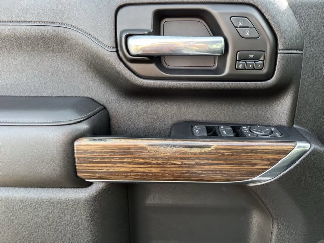 Used 2022 Chevrolet Silverado 3500 High Country w/ Technology Package image 10