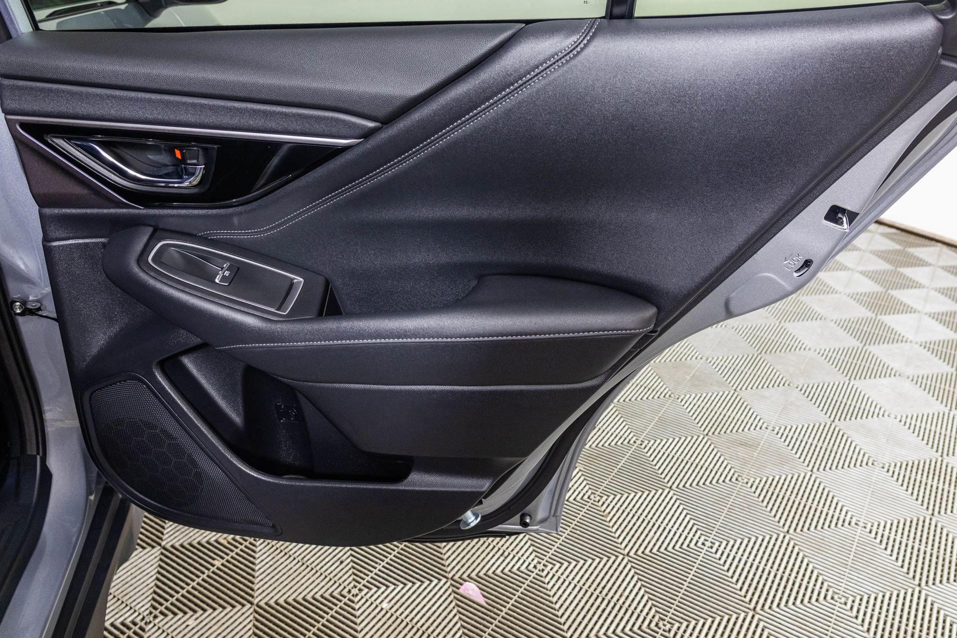 Used 2025 Subaru Outback Touring XT AWD/4WD image 47