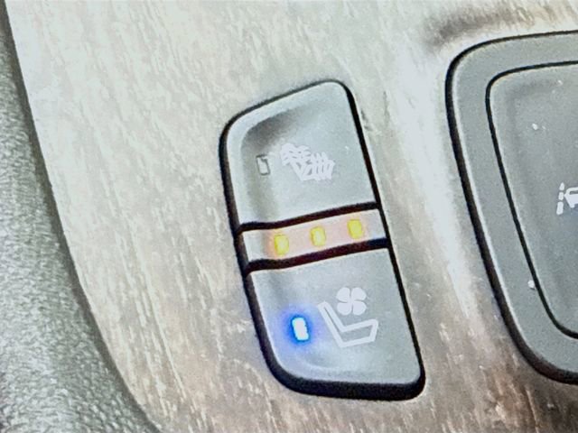 Used 2023 GMC Acadia Denali w/ Denali Ultimate Package image 21