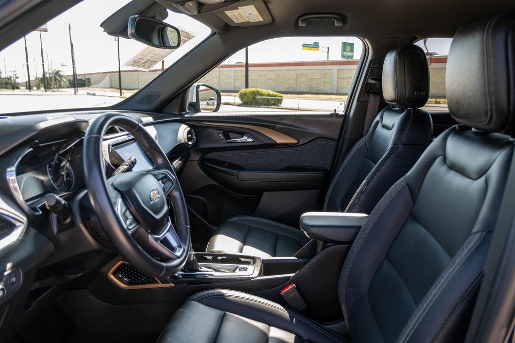 Used 2021 Chevrolet TrailBlazer ACTIV w/ Technology Package image 13