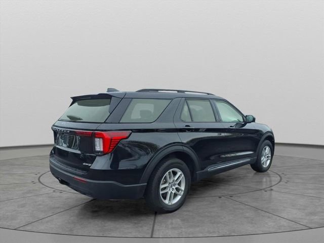 Used 2025 Ford Explorer Active AWD/4WD image 7