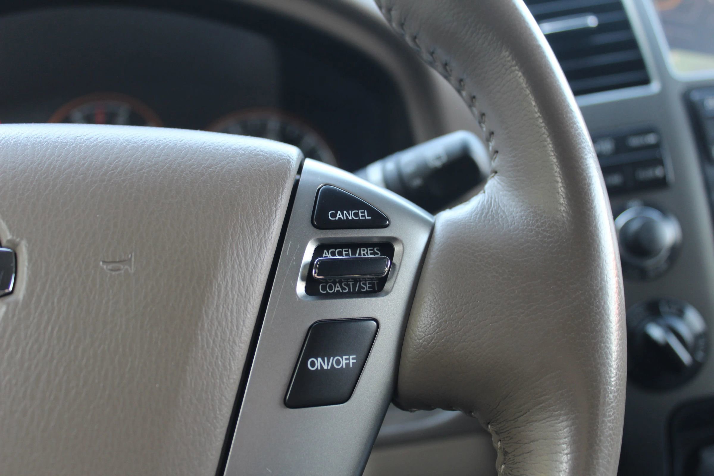 Used 2014 Nissan Armada Platinum image 30