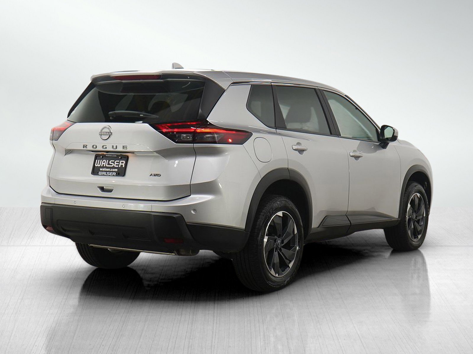 Used 2025 Nissan Rogue SV AWD/4WD image 6