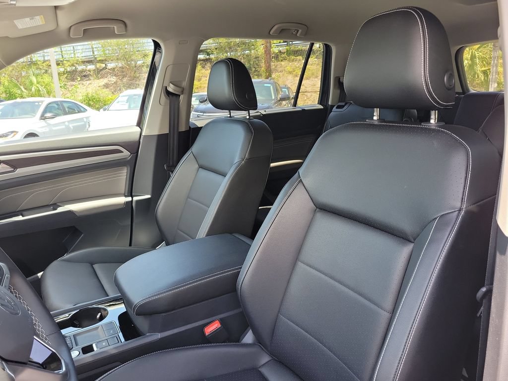 Used 2023 Volkswagen Atlas SE w/ Black Wheel Package FWD image 22
