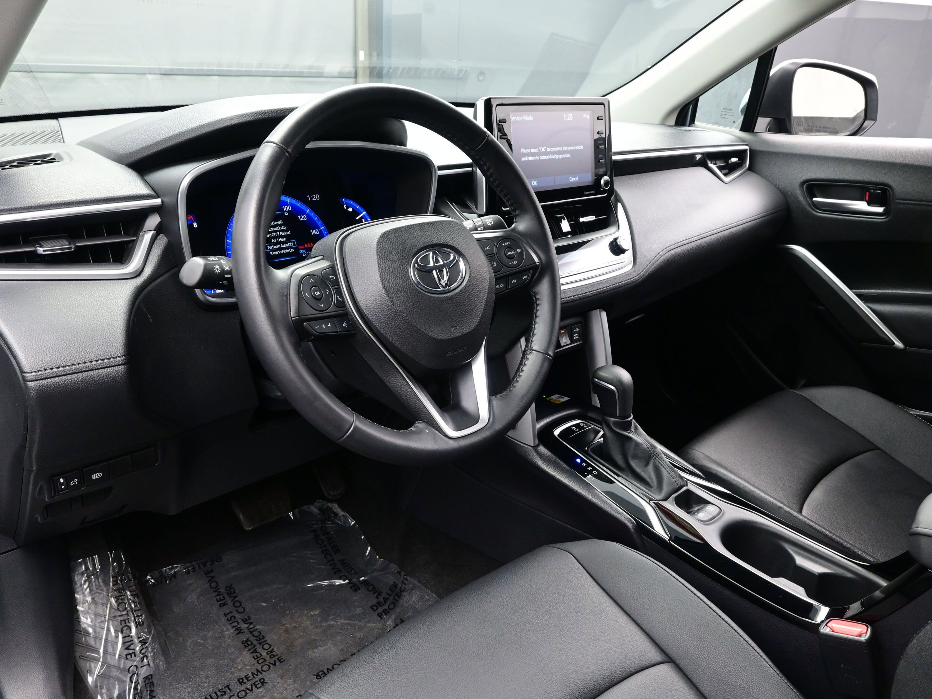 Used 2022 Toyota Corolla Cross XLE image 13