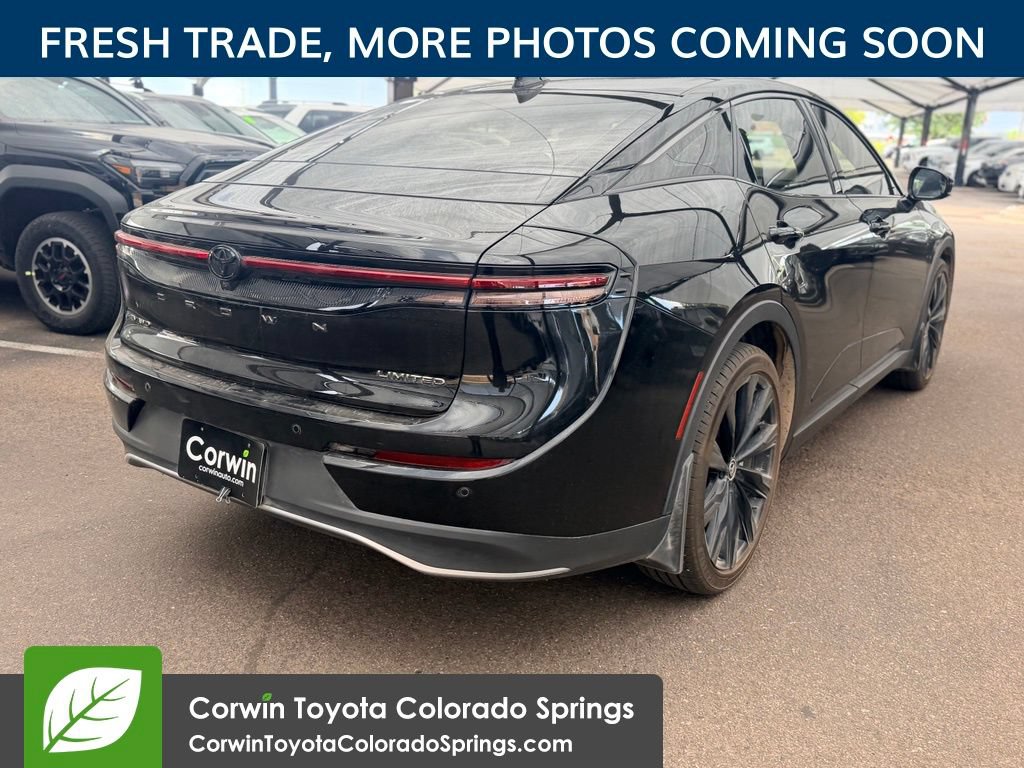 Used 2025 Toyota Crown AWD/4WD image 7
