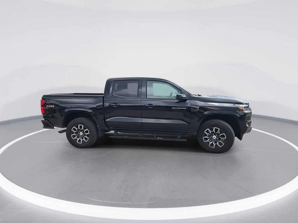 Used 2024 Chevrolet Colorado Z71 w/ Z71 Convenience Package 2 AWD/4WD image 9