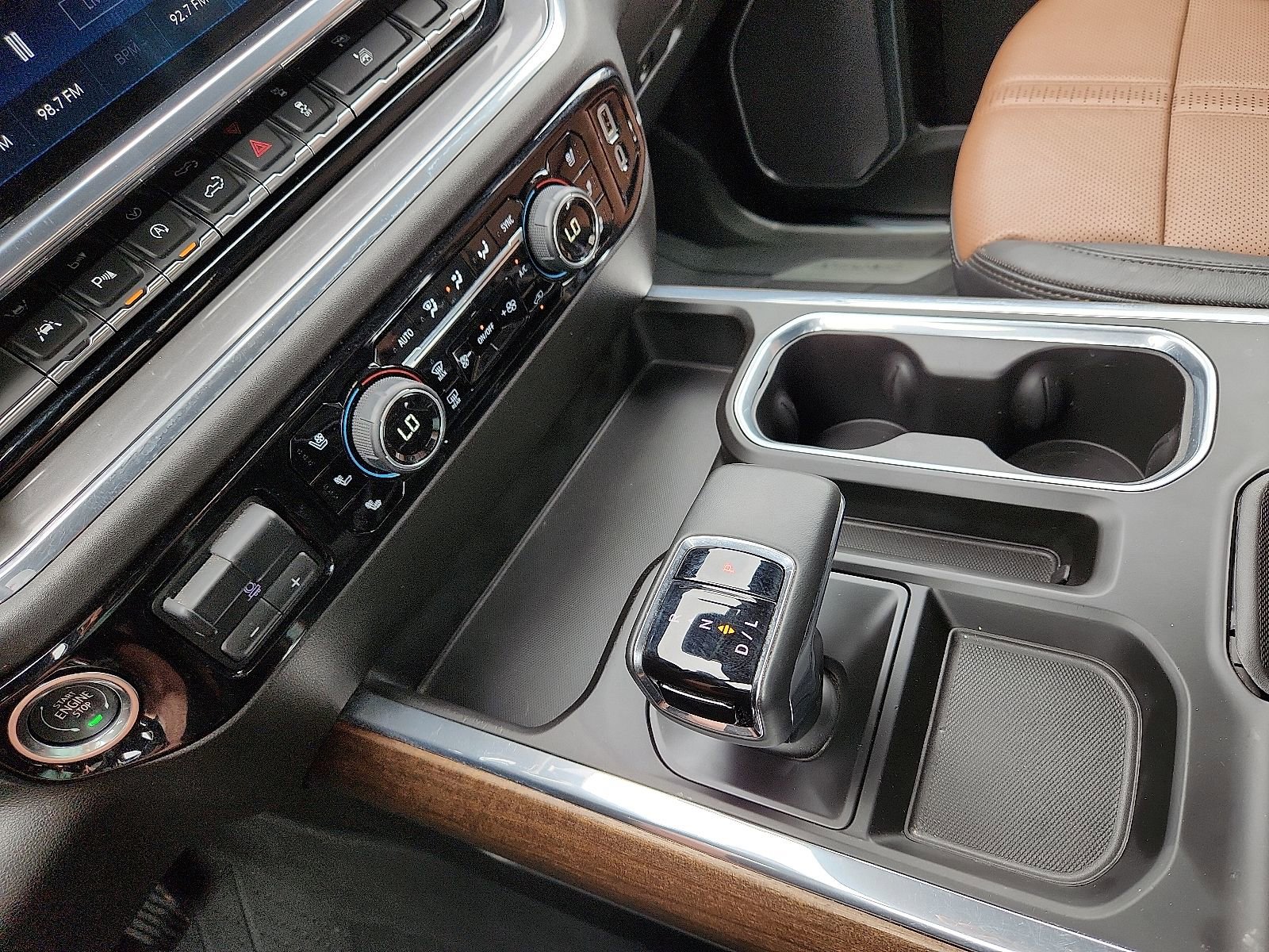 Used 2023 Chevrolet Silverado 1500 High Country w/ High Country Premium Package AWD/4WD image 25