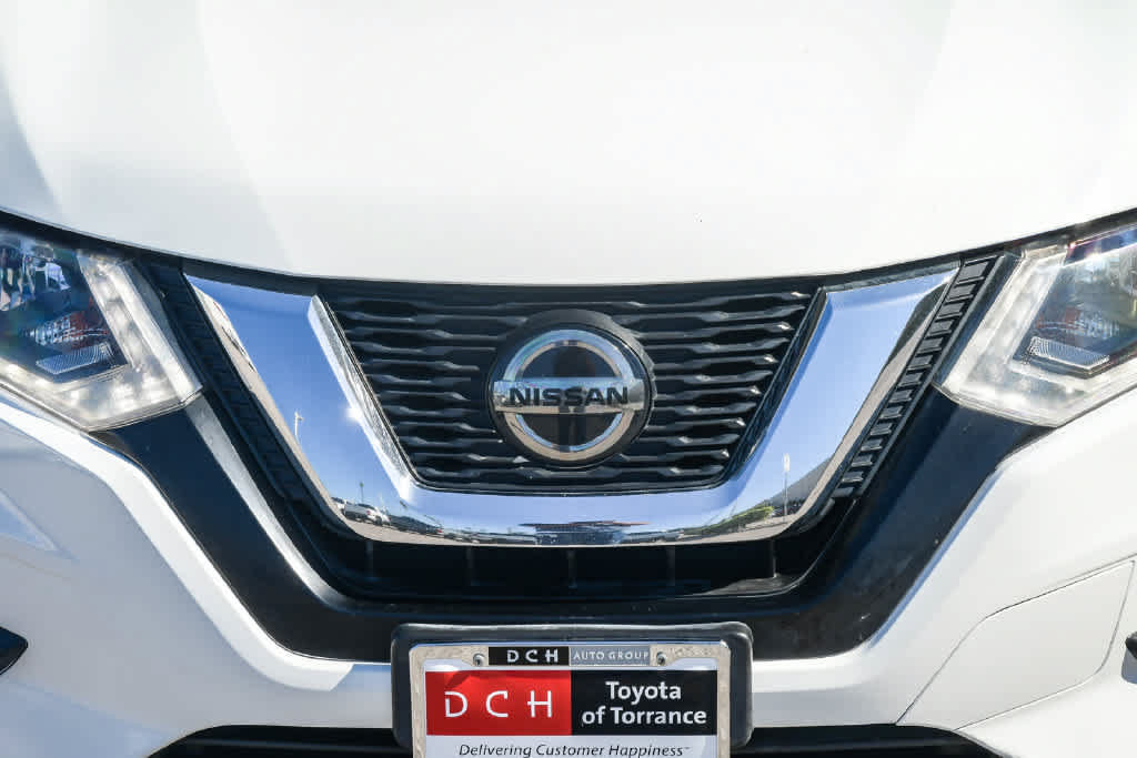 Used 2020 Nissan Rogue SV FWD image 36