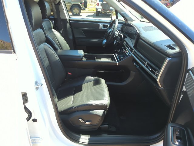 Used 2025 Hyundai Santa Fe Limited AWD/4WD image 18