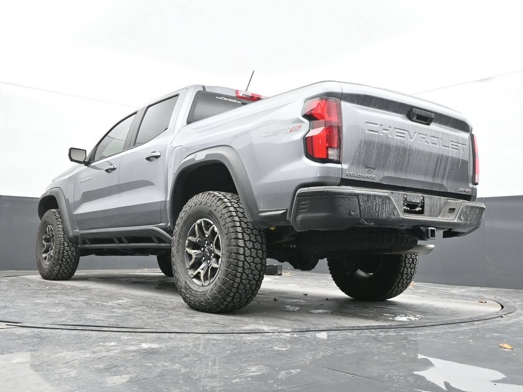Used 2024 Chevrolet Colorado ZR2 w/ ZR2 Convenience Package III AWD/4WD image 47
