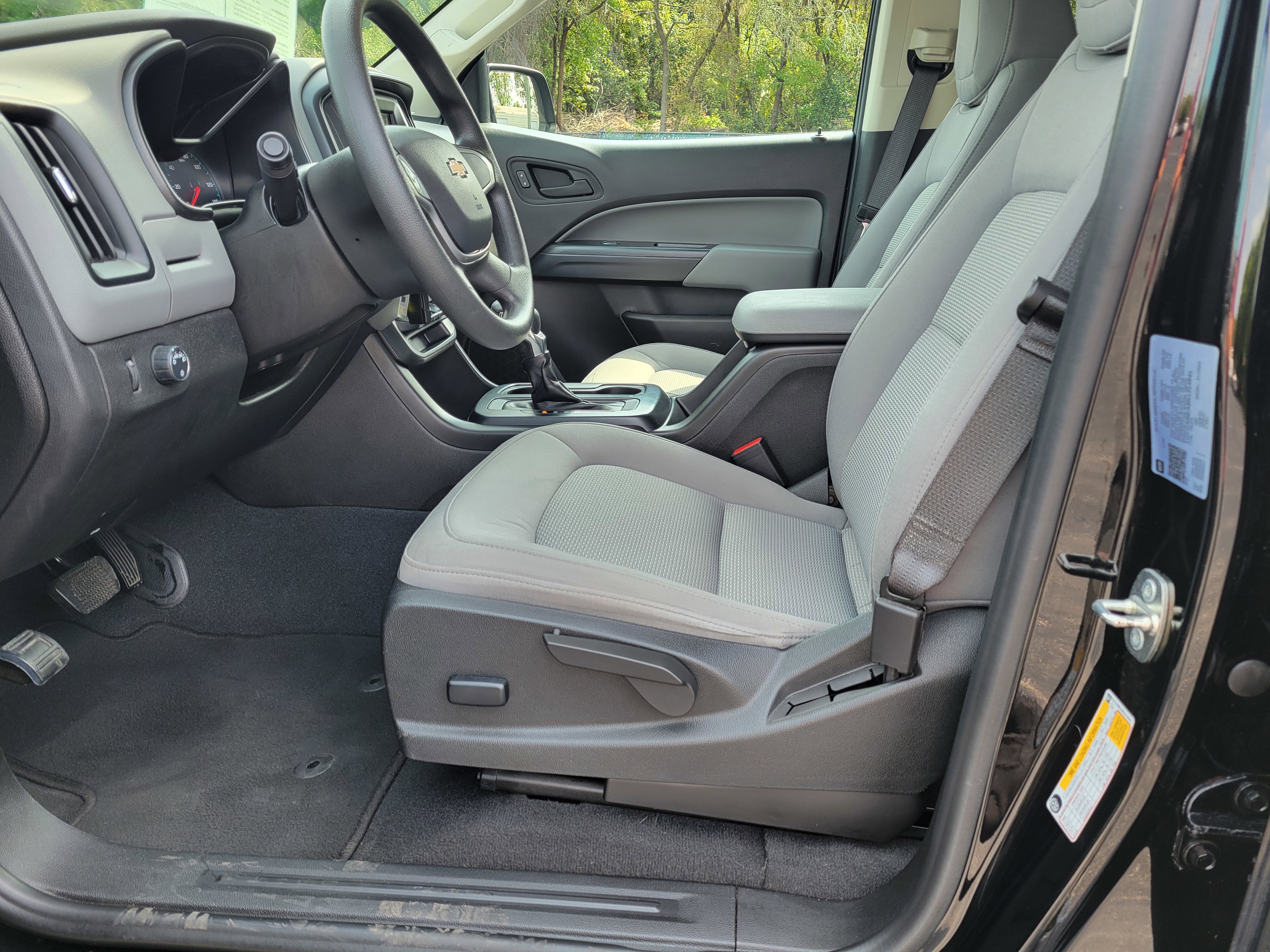 Certified 2022 Chevrolet Colorado W/T w/ Custom Special Edition image 32