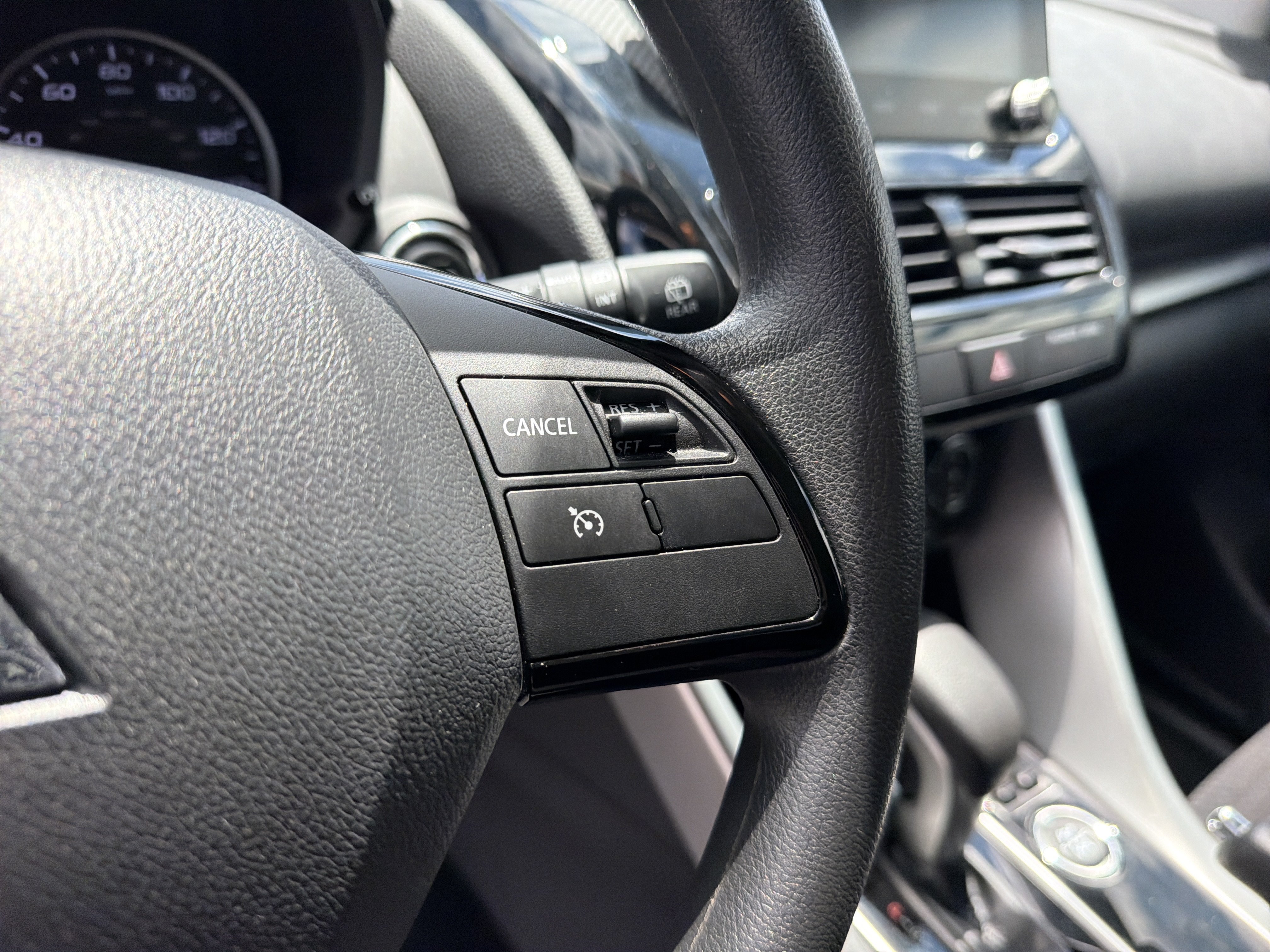 Used 2024 Mitsubishi Eclipse Cross LE AWD/4WD image 20